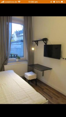 5 Wochen (von 30.11.2024 bis zum 04.01.2025), nur Frauen, 1 Zimmer in 3 Zimmer-Wohnung, Kein Anmeldung