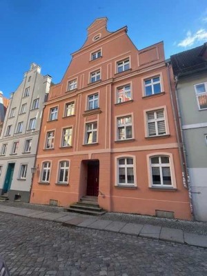 Zentral wohnen, Geschichte erleben – Ihre 3-Zimmer-Wohnung im Herzen der Altstadt von Stralsund!