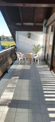 Attraktive und gepflegte 3,5-Zimmer-Dachgeschosswohnung mit Balkon und EBK in Reichertshofen