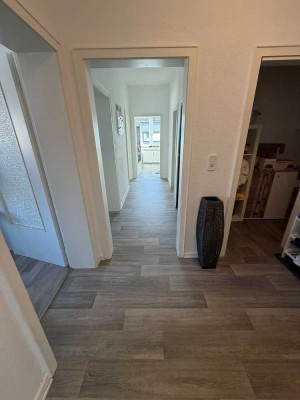 � Helle 4-Zimmer-Wohnung