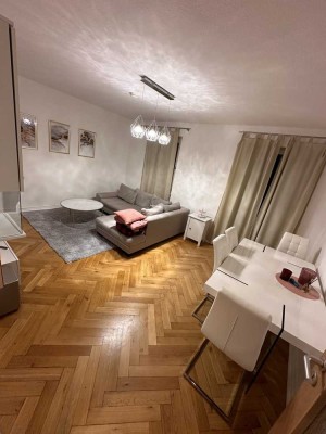 von privat: 4 ZKB KL Ost mit Stellplatz,  Loggia + Balkon