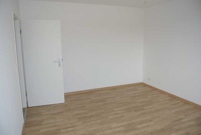 Appartement mit kleiner EBK und Balkon !