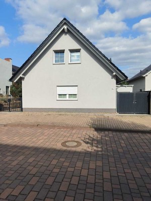 !Provisionsfrei! Einfamilienhaus mit Garage sucht neue Eigentümer