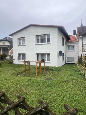 Zweifamilienhaus in Ober-Wöllstadt - Wohnen mit Weitblick