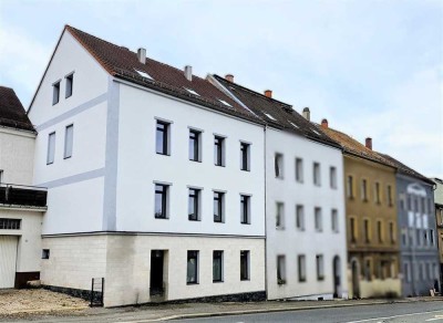 Anlageobjekt: Neu saniertes Mehrfamilienhaus, zentral gelegen in Werdau bei Zwickau