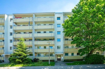Aktuelle Renovierung einer schönen 2-Zimmer-Wohnung mit großem Balkon!