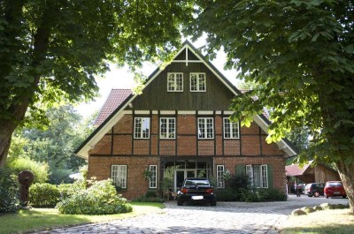 5 Zimmer Wohnung, Balkon mit Seeblick, Loggia, Einbauküche und Kamin in Hoisdorf