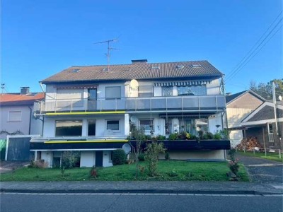Zentral gelegene 2-Zimmer-Wohnung auf Hochparterre mit Balkon  und  Stellplatz in Hennef