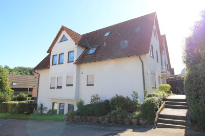 *** 3 Zimmer mit neuer EBK, Balkon, Garage und Stellplatz ***