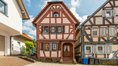 Historisches Juwel in ruhiger Lage: Charmantes Einfamilienhaus mit großem Garten und Nebengebäude