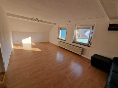 Exklusive, gepflegte 2-Zimmer-Dachgeschosswohnung in Dornburg