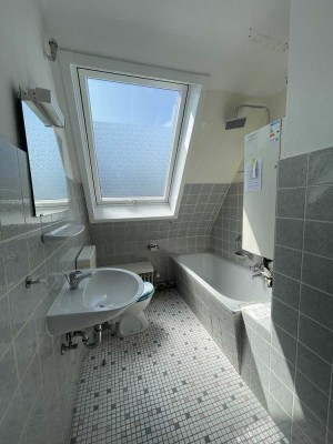 2-Zimmer-Dachgeschosswohnung mit Charme in Fedderwardergroden