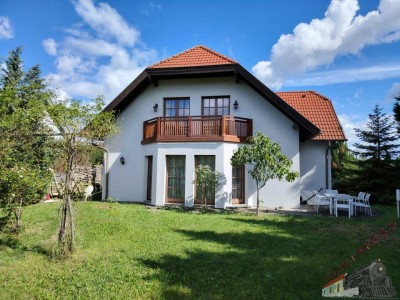 Großzügig gebautes Einfamilienhaus (Baumeisterhaus) auf 950m² Grund - ca. 25min nach Wien!