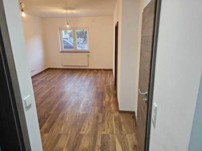 NACH MIETER GESUCHT Geschmackvolle 2,5-Raum-EG-Wohnung in Neustadt