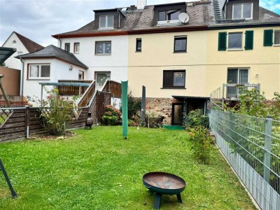 Raumwunder: Reihenhaus mit Garage, Carport und Garten in zentraler Lage in Butzbach