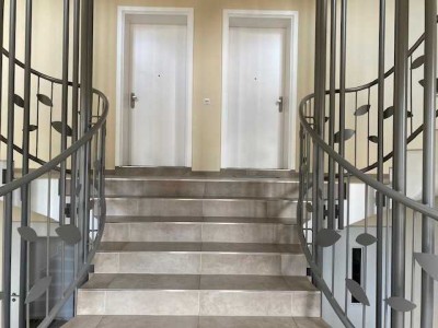 Exkl. 4 - Zimmergeschosswohnung mit zwei großen Balkons, Fußbodenheizung und Kamin