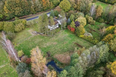 Wohnen mit Weitblick: Zwei Häuser auf 7.600 m² – perfekt für das Leben mit Mehrgenerationen