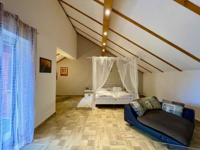 Großzügige Doppelhaushälfte mit 216 m² Wohnfläche - modern, energieeffizient, top angebunden!