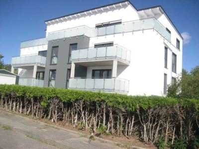 Stilvolle, neuwertige 2-Zimmer-Penthouse-Wohnung mit geh. Innenausstattung mit Balkon und EBK