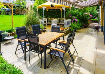 Generationenwohnen in sonniger Traumlage mit tollem Garten