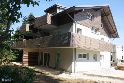 Topneubau, fast fertiggestellt - schicke-Zimmer-Wohnung mit XL-Balkon