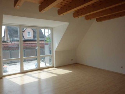 Junge 3,5-Zimmer Dachstudio-Wohnung in Lauffen mit großem Südbalkon