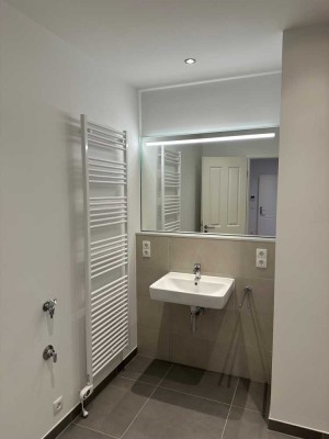 + Energetisches topausgestattetes Denkmal mit West-Balkon, Parkett, Wohnküche, CAT-7 Netzwerk +