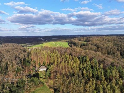 Freistehendes Einfamilienhaus in Alleinlage mit Panoramablick im Wald