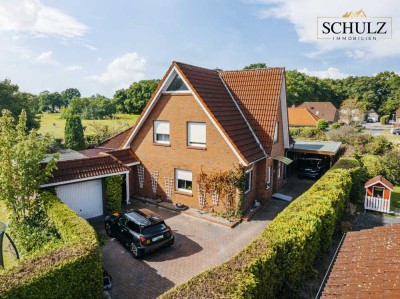 **Wohnen im Grünen: Gepflegtes Einfamilienhaus mit Garten, Terrasse und Platz für die Familie**