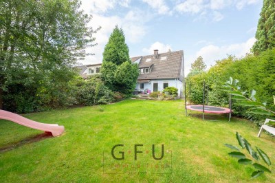 Familiengerechte Doppelhaushälfte  mit schönem Garten und Garage