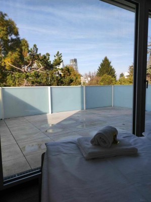 **Echtes Penthouse ** Exklusives Wohngefühl - 2 Terrassen &amp; Dachterrasse &amp; Balkon ** 2 Bäder ** Blick auf Kaiserwasser **Einziehen &amp; das Leben genießen **