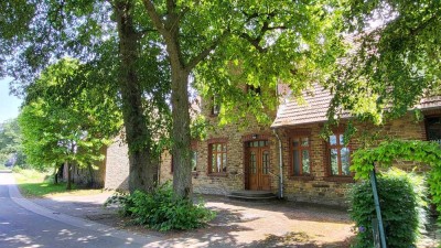 Schönes Bruchsteinhaus in ländlicher Lage