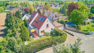 BILLIGHEIM: 10 Minuten nach Landau - Großzügiges Anwesen mit Geschichte, Charakter und Weitblick!