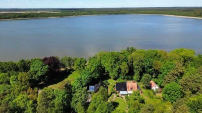 Idyllisches Kleinod mitten im Naturpark am See – Traumhaftes Parkanwesen mit Einfamilien- & Gästehau