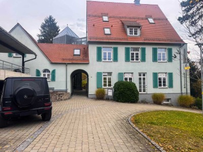 Stilvolle 4-Zi.-DG-Maisonette Whg. mit Galerie und Alpenpanoramablick