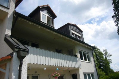 Helle, ruhig gelegene 3-Zimmer-Wohnung im 1. Obergeschoß ohne PKW Garage