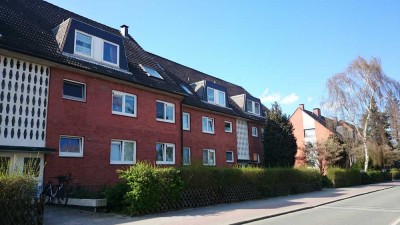 Großzügig geschnittene 2-Zimmer-Wohnung mit Balkon !