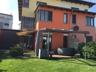 Wohlfühloase nach Feng-Shui - gepflegte Doppelhaushälfte mit traumhaften Garten