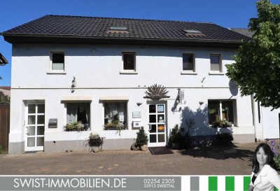 Flexibel und außergewöhnlich: Wohn- und Geschäftshaus mit zusätzlichem Wohn- und Wirtschaftsgebäude
