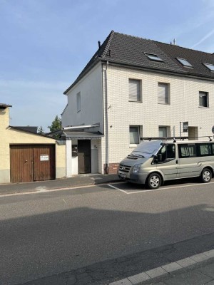 Charmantes Zweifamilienhaus  mit stabilen Mieteinnahmen  in ruhiger Lage