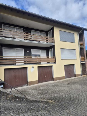 Modernisiertes 11-Zimmer Haus mit Garage in Hochspeyer