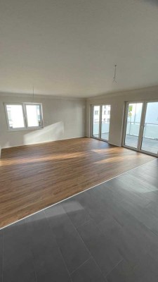 Erstbezug: Hochwertige 3-Zimmerwohnung mit Balkon