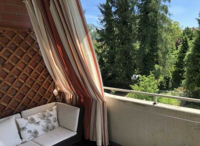 Schöne Wohnung mit Balkon und Blick ins Grüne