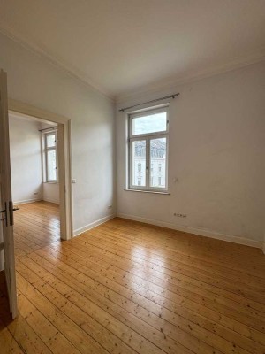 NEW*Paul & Partner* HELLE ALTBAUWOHNUNG MIT 4 ZIMMERN MIT BALKON & IDEALEM GRUNDRISS