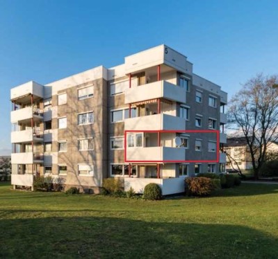 gepflegte 3 Zimmer Wohnung mit Gäste WC, Vollbad mit Fenster, Süd Balkon und EBK