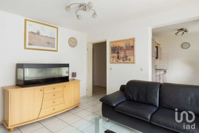 Kapitalanlage: Vermietete Souterrain-Wohnung mit Terrasse in ruhiger Lage