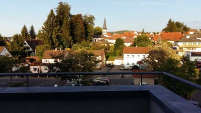 Sehr schöne 2-Zimmer-Wohnung - Zentrumslage/Aufzug/Einbauküche