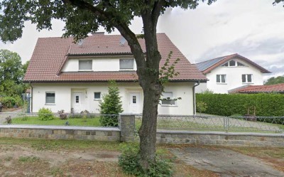 5 Zimmer Doppelhaushälfte mit Garten und Garage