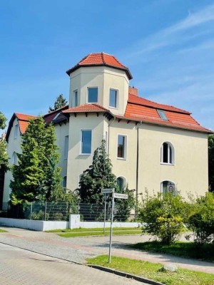 DG-Wohnung mit Turmzimmer zentral in Borgsdorf, Nähe S-Bhf