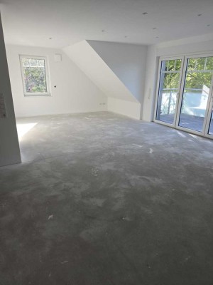 Exklusive 3-Zimmer-Dachgeschosswohnung mit EBK in Hage